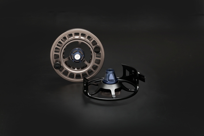 Sage Spectrum Max Fly Reel  Stealth — Islamorada Fishing Outfitters